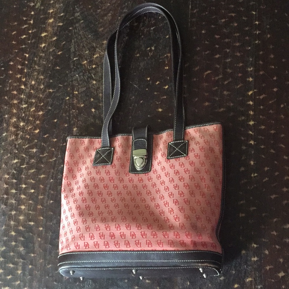 Dooney & Bourke bucket bag